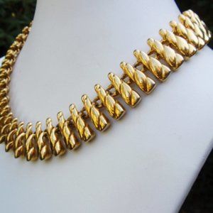 Anne Klein 90s vintage Shell Inspired Necklace